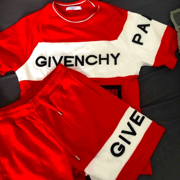 Givenchy outfits - Picture 1 of 2